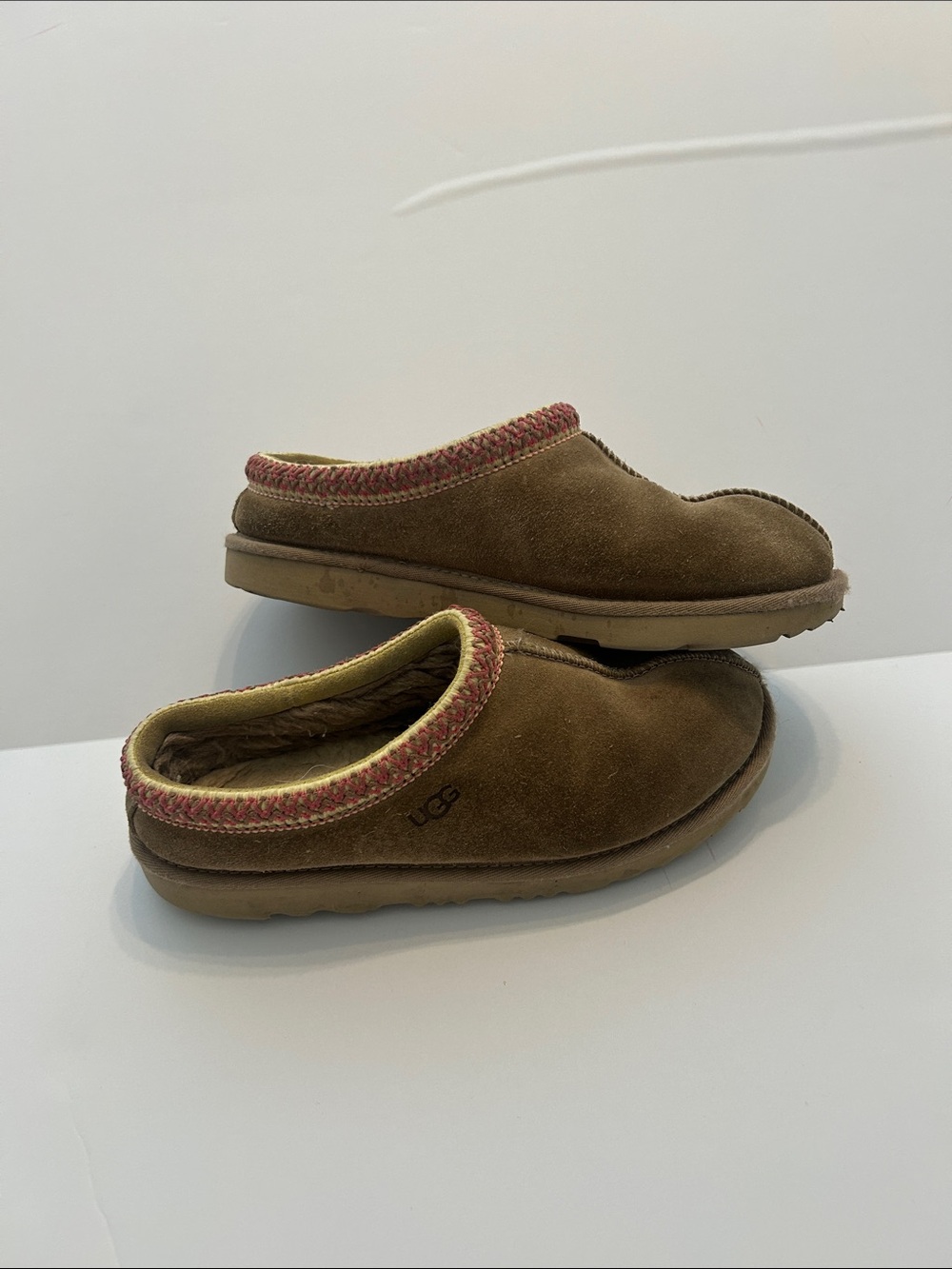 UGG Kids Chestnut Slip-On Suede Clogs with Pink Trim